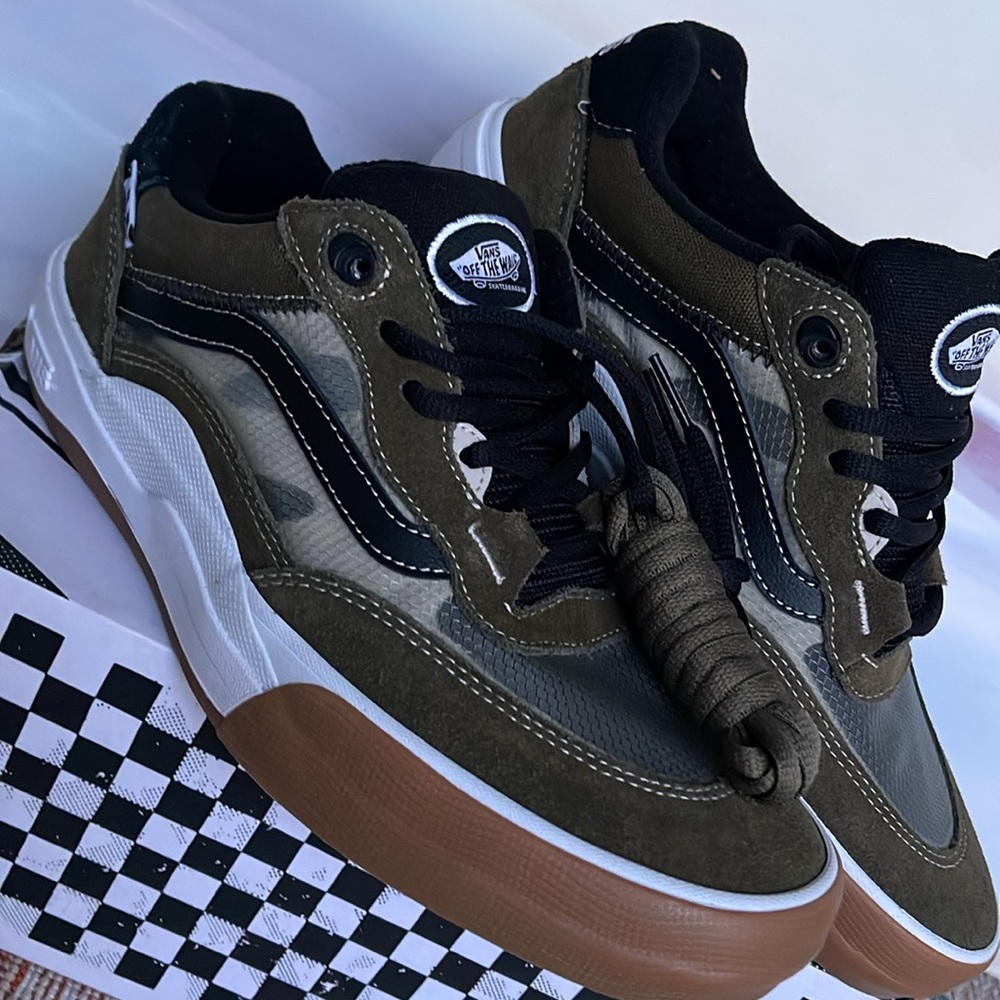 Vans Men’s Wayvee
Dark Olive
VN0A5JIADOL
Sneaker - Picture 8 of 16